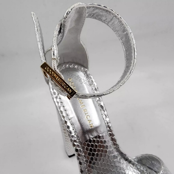 NWT Metallic Snake Platforms Open Toe Silver Block Heel Sandals Ankle Strap Lock - Picture 3 of 16